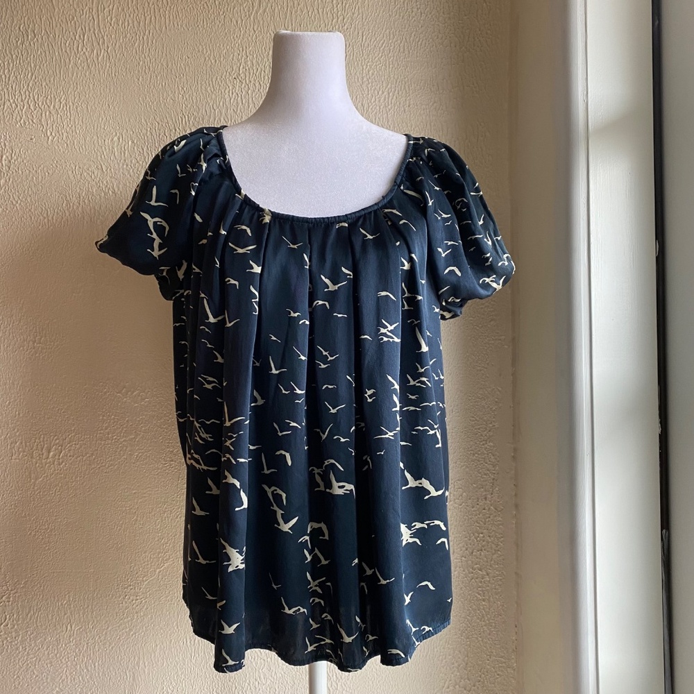 Ulla Johnson navy blue and ivory flock of birds print silk top Size 6 - Picture 3 of 12